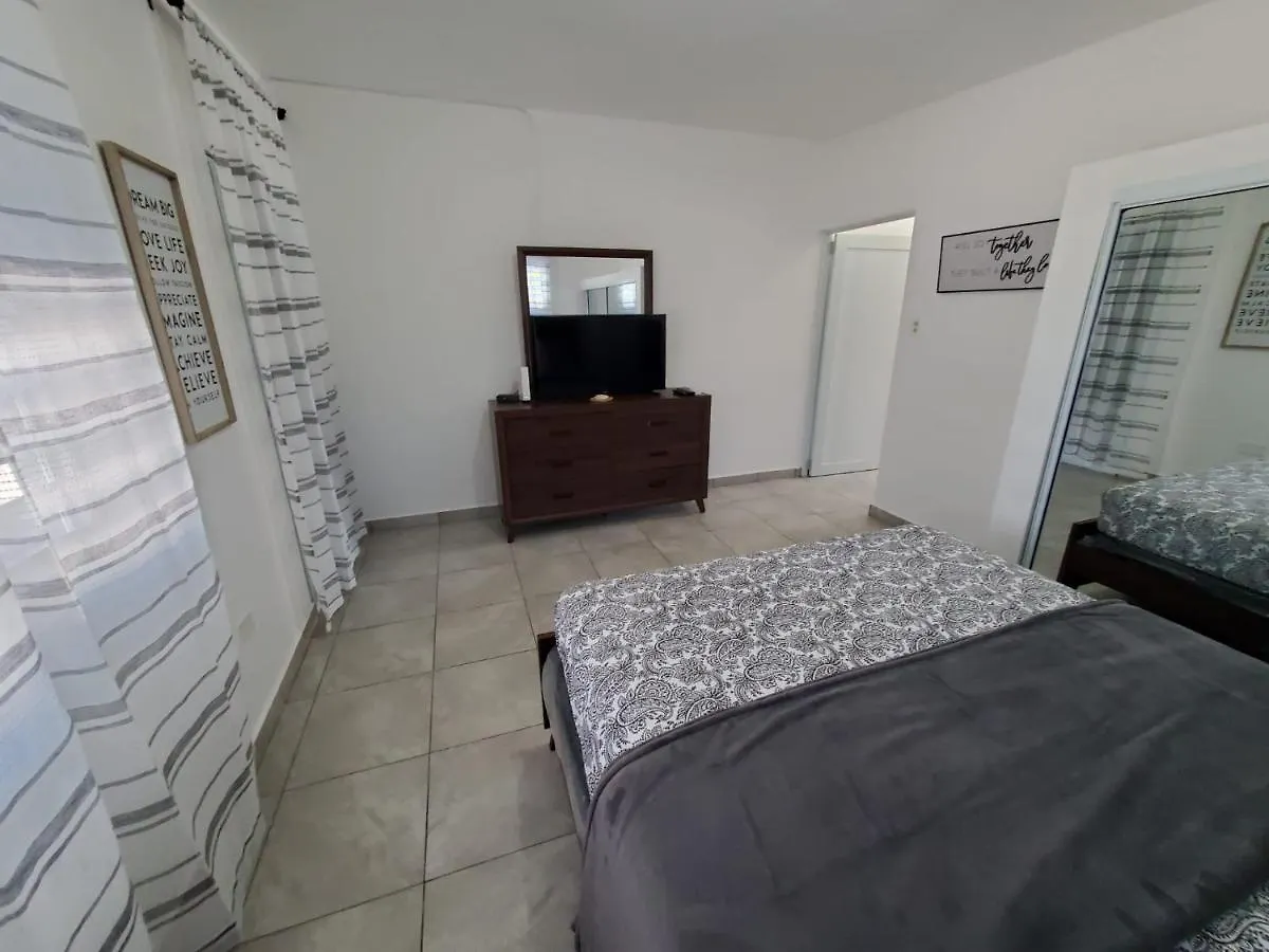 Aguadilla Sunrise Apt With Ac Wifi 8 Minute Walk From Crashboat Beach